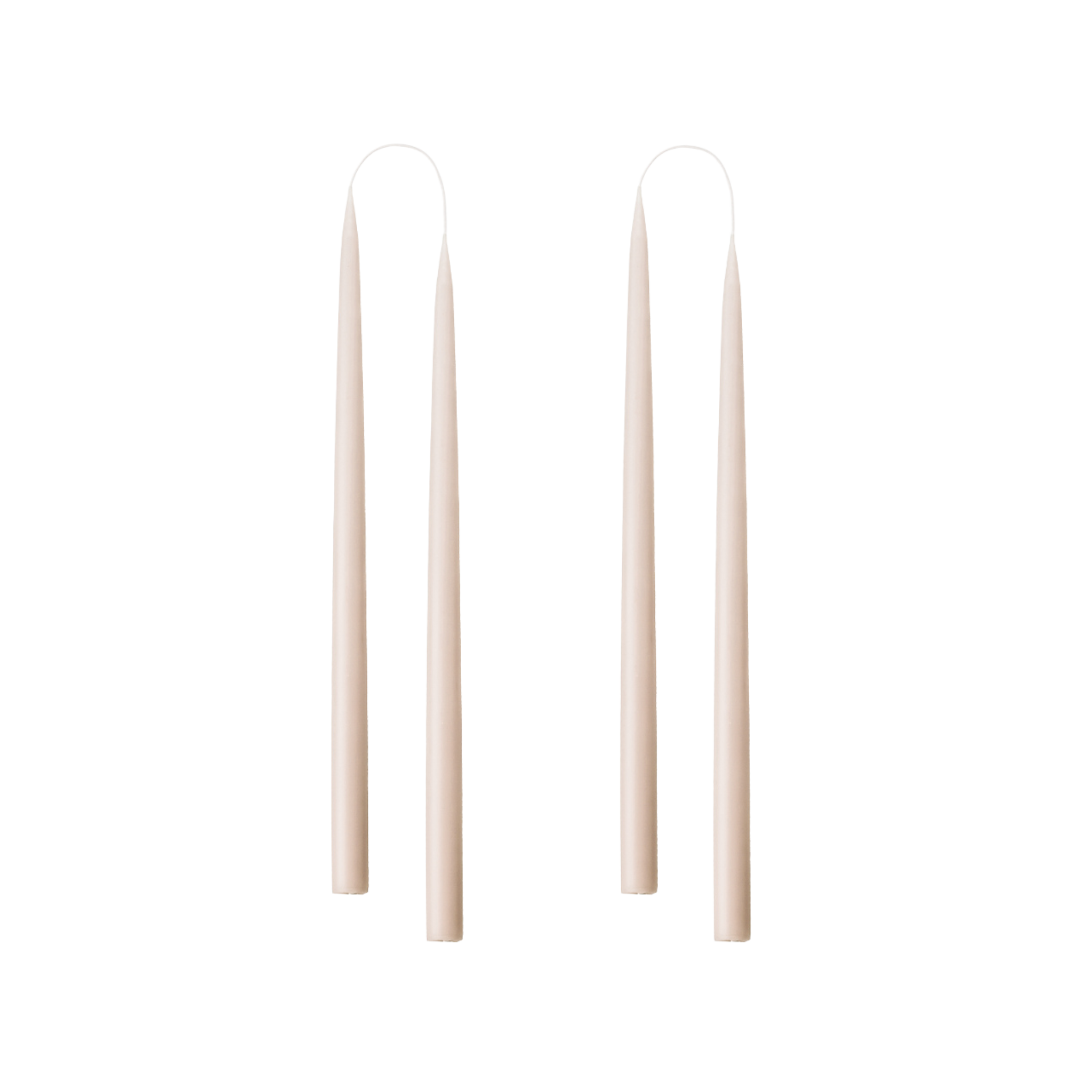 Handgedipte nude dinerkaars van Kunstindustrien, luxe en milieuvriendelijk, perfect voor een warme en stijlvolle tafelsetting.