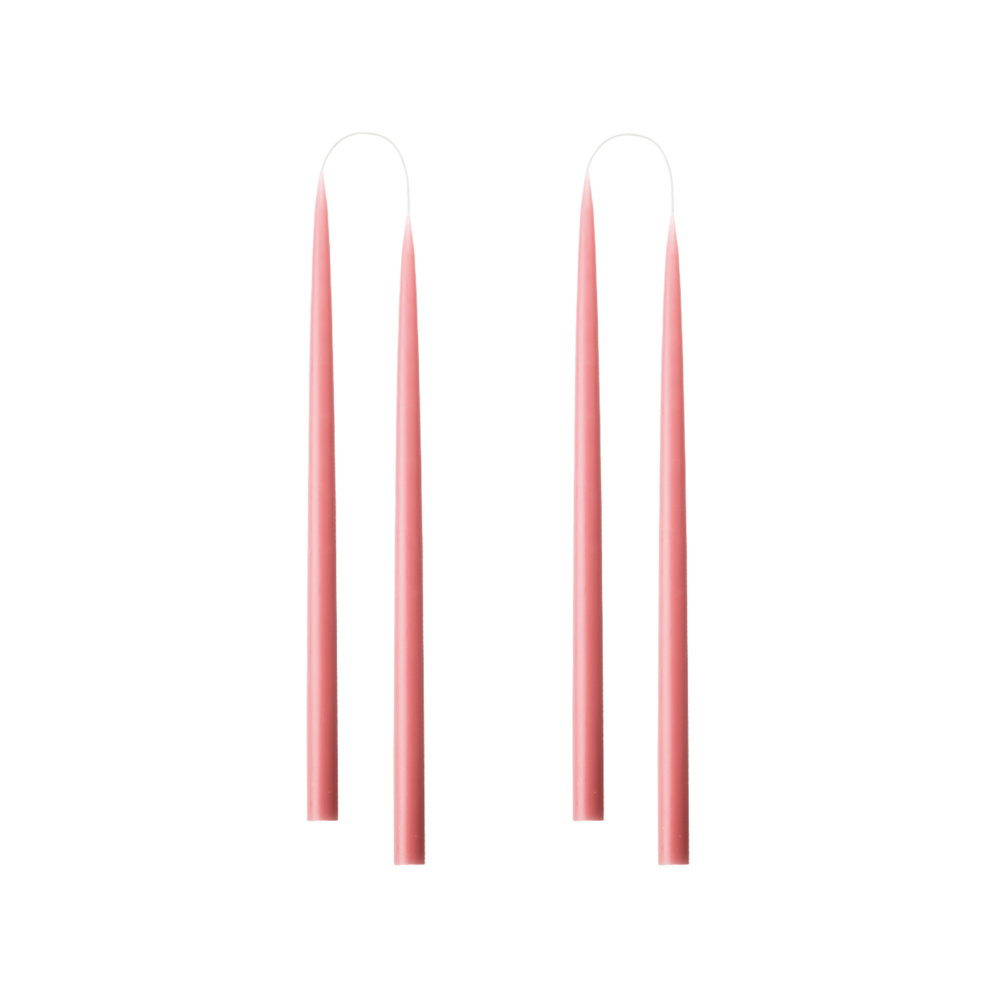 Handgedipte oudroze dinerkaars van Kunstindustrien, luxe en milieuvriendelijk, perfect voor een warme en stijlvolle tafelsetting.