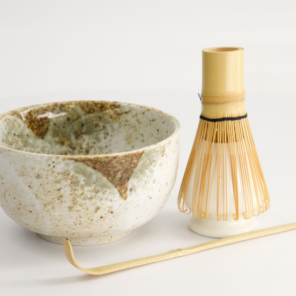 Matcha giftset Yukishino van Tokyo Design met kom, chasen, chashaku en houder in cadeauverpakking