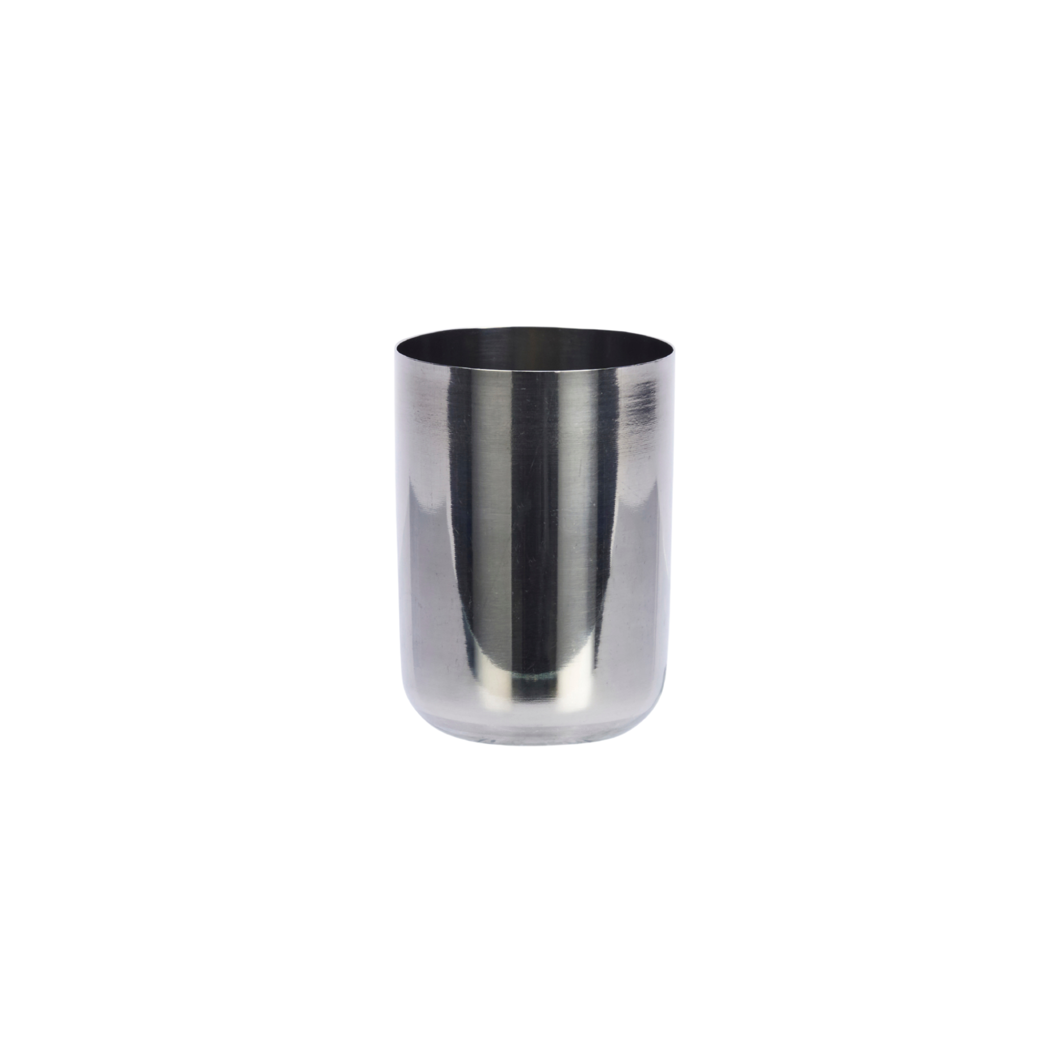 Stainless steel cup op een minimalistische tafelsetting, café at home stijl