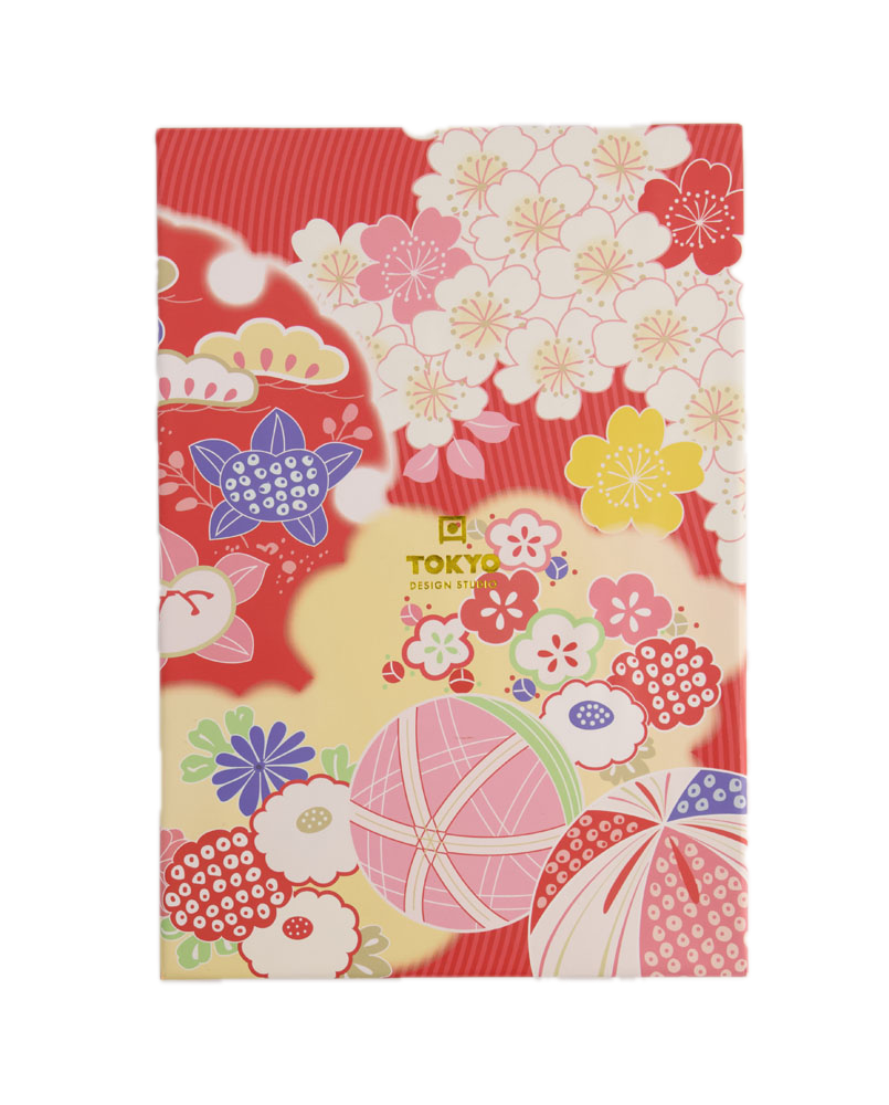 verpakking van een giftset met kleurrijke japanse prints en designs